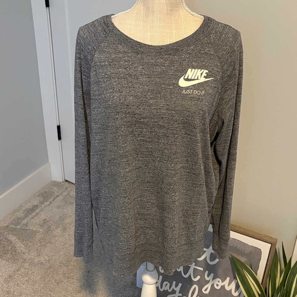 Nike Long Sleeve Crewneck - Heather Grey